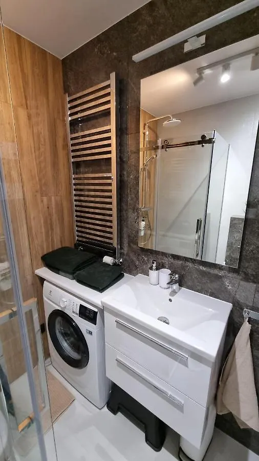 Apartament Mlody Gdansk - Bezplatny Parking, Mocne Wifi, Dobre Polaczenie Z Lotniskiem Poland